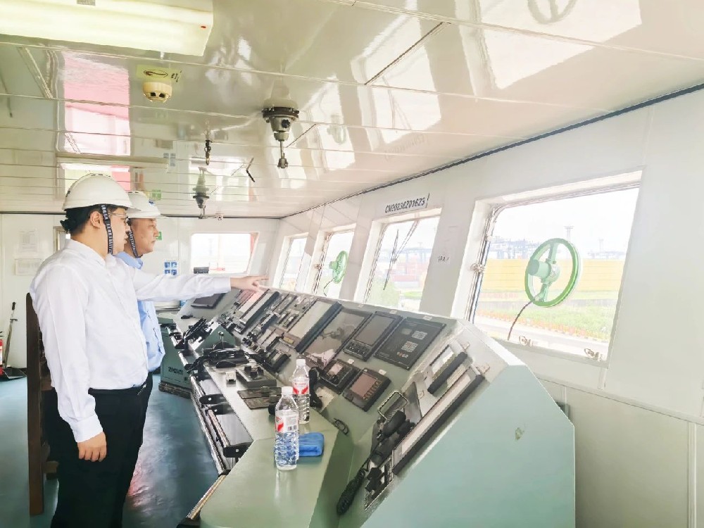 安全生产月丨 江苏尊龙中国官网所属新世纪公司开展船舶夏季安全生产检查