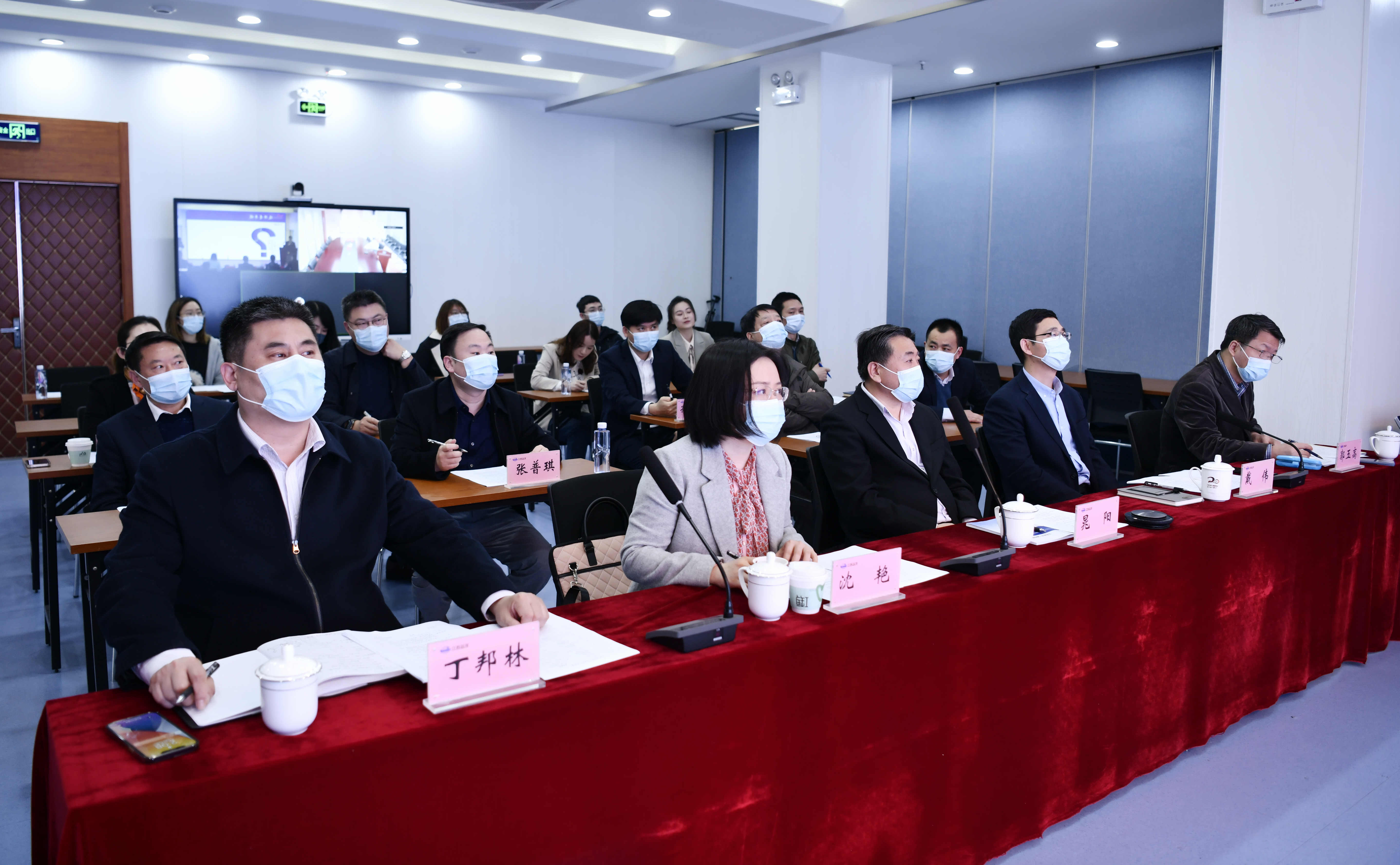 因为奋斗，所以年轻——江苏尊龙中国官网“青年