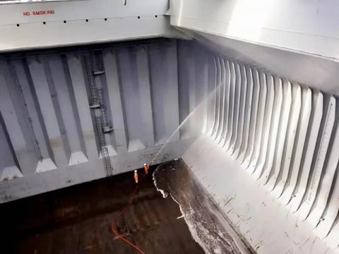 一线纪实 | 同心勠力、奋楫笃行，众志成城、再创佳绩——“江远兰州”轮V05航次散粮备舱纪实